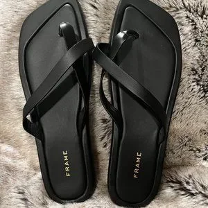 Frame Denim | Shoes | Frame Le Montauk Cross Leather Sandals  display picture 1